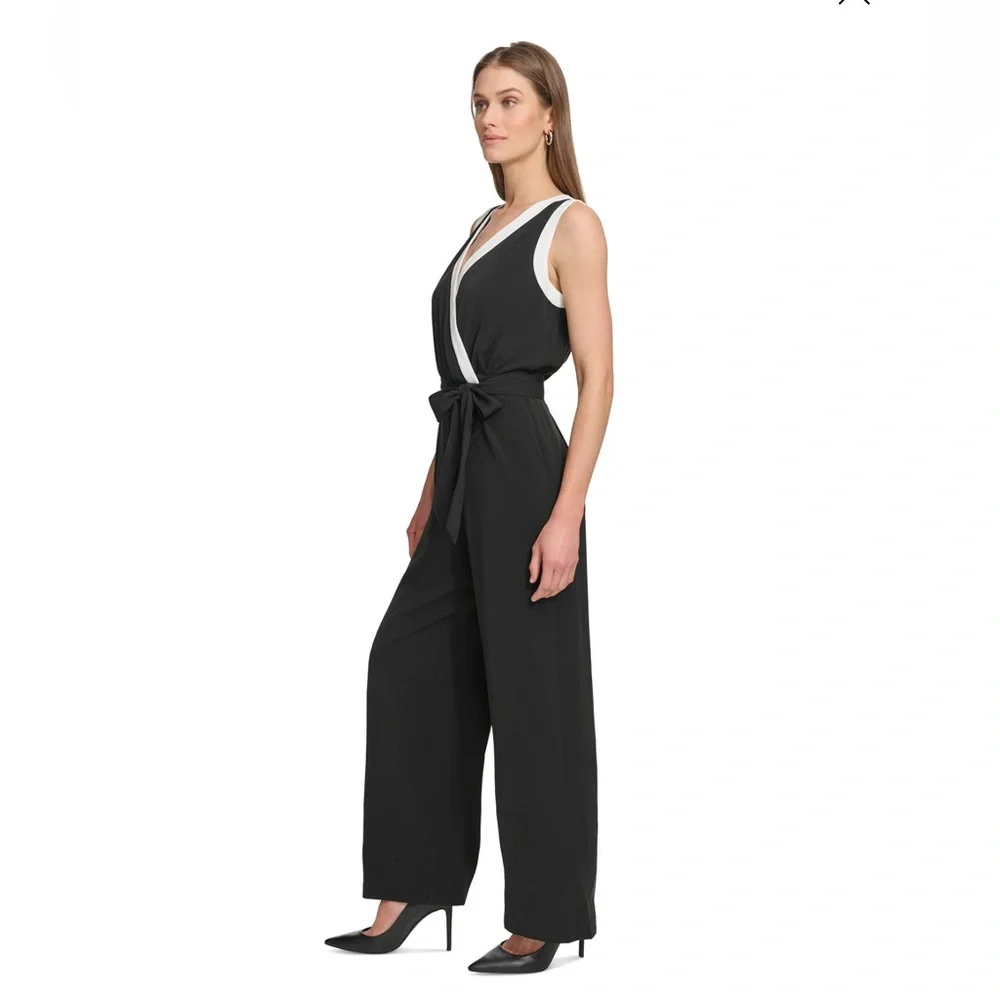 💎New DKNY Women's V-Neck Sleeveless Tie-Waist Jumpsuit - Picture 3 of 4